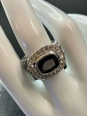 SILVERTONE BLACK STONE HALO RING SIZE 8